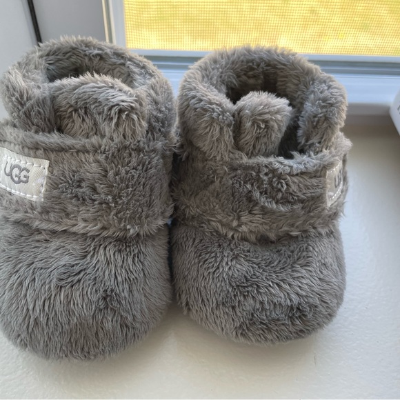 Ugg Bixbee Baby Bootie in Charcoal 0/1 (0-6 Months) in charcoal - Picture 7 of 11